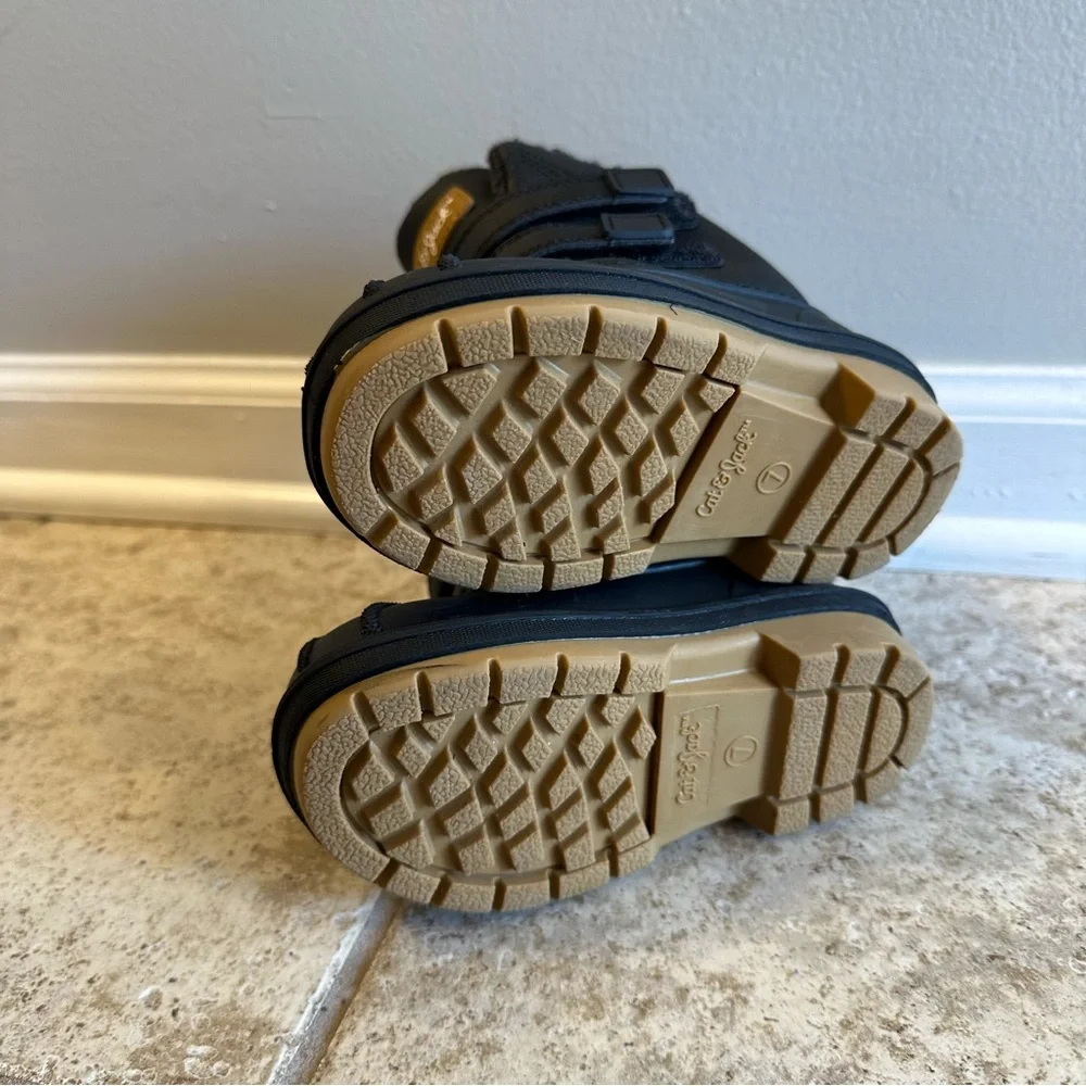 Cat & Jack Kids Snow Boots - Size 7